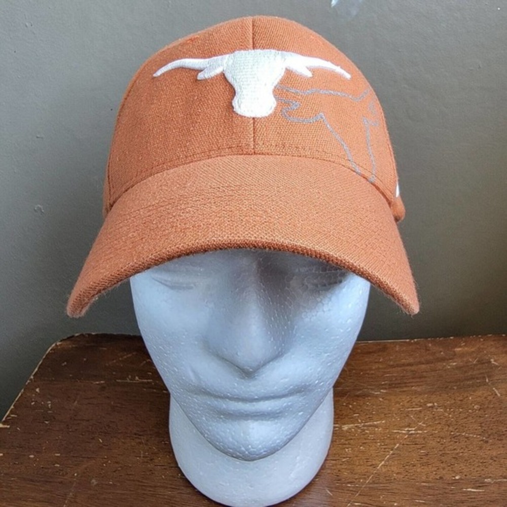 Nike Texas Longhorns Team Swoosh Flex Hat size M/L Burnt‎ Orange